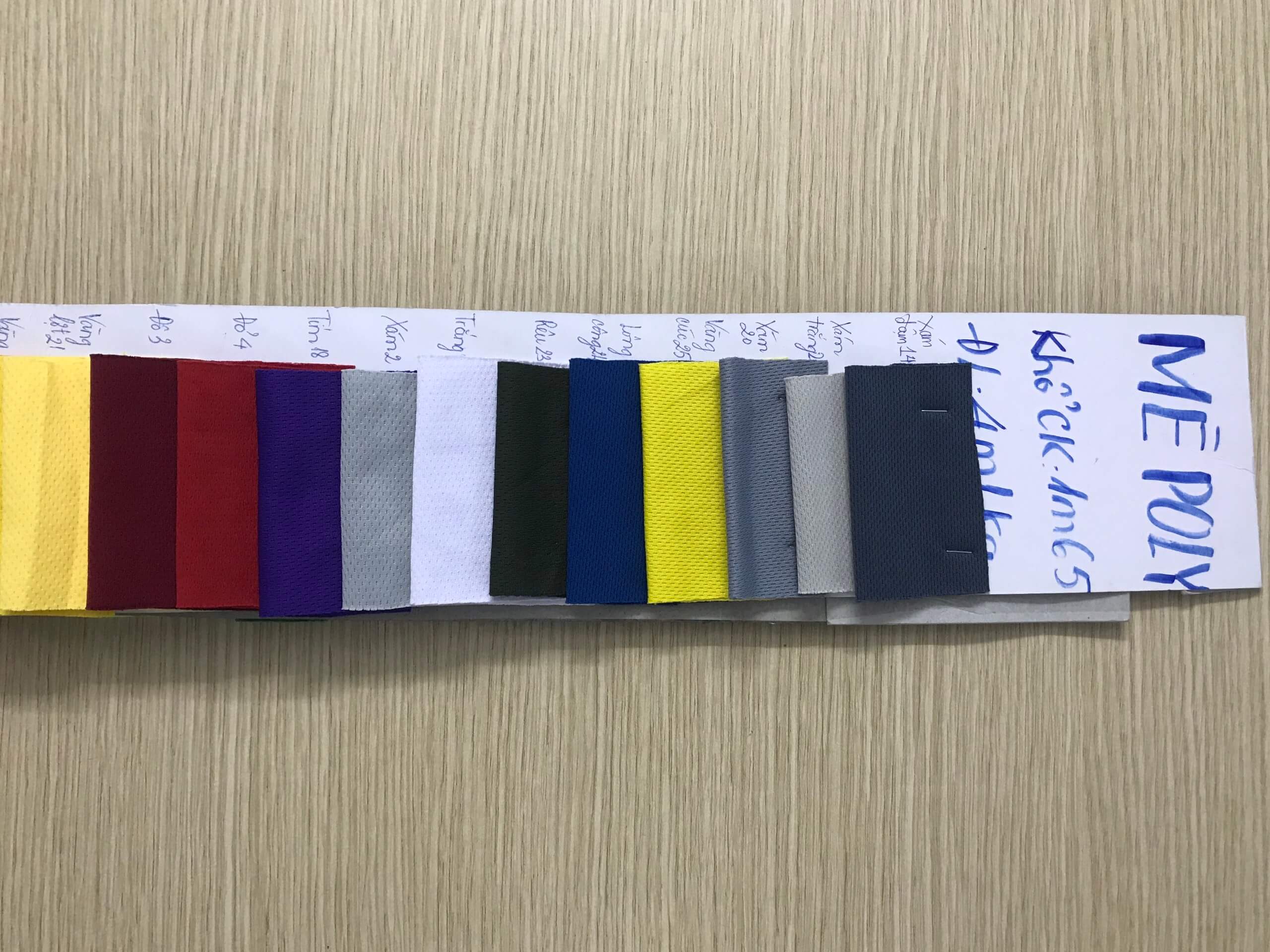 bảng màu vải mè poly (hình chụp thực tế) bảng màu vải mè poly (hình chụp thực tế)