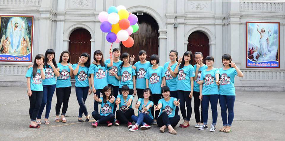 áo lớp màu xanh thiên thanh