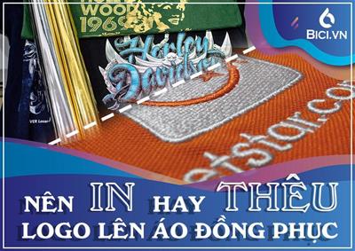 Nên In Hay Thêu Logo Lên Áo Đồng Phục