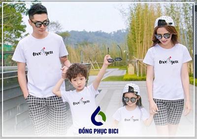 Mẫu Đồng Phục Gia Đình Màu Trắng Ấn Tượng Đẹp Mắt
